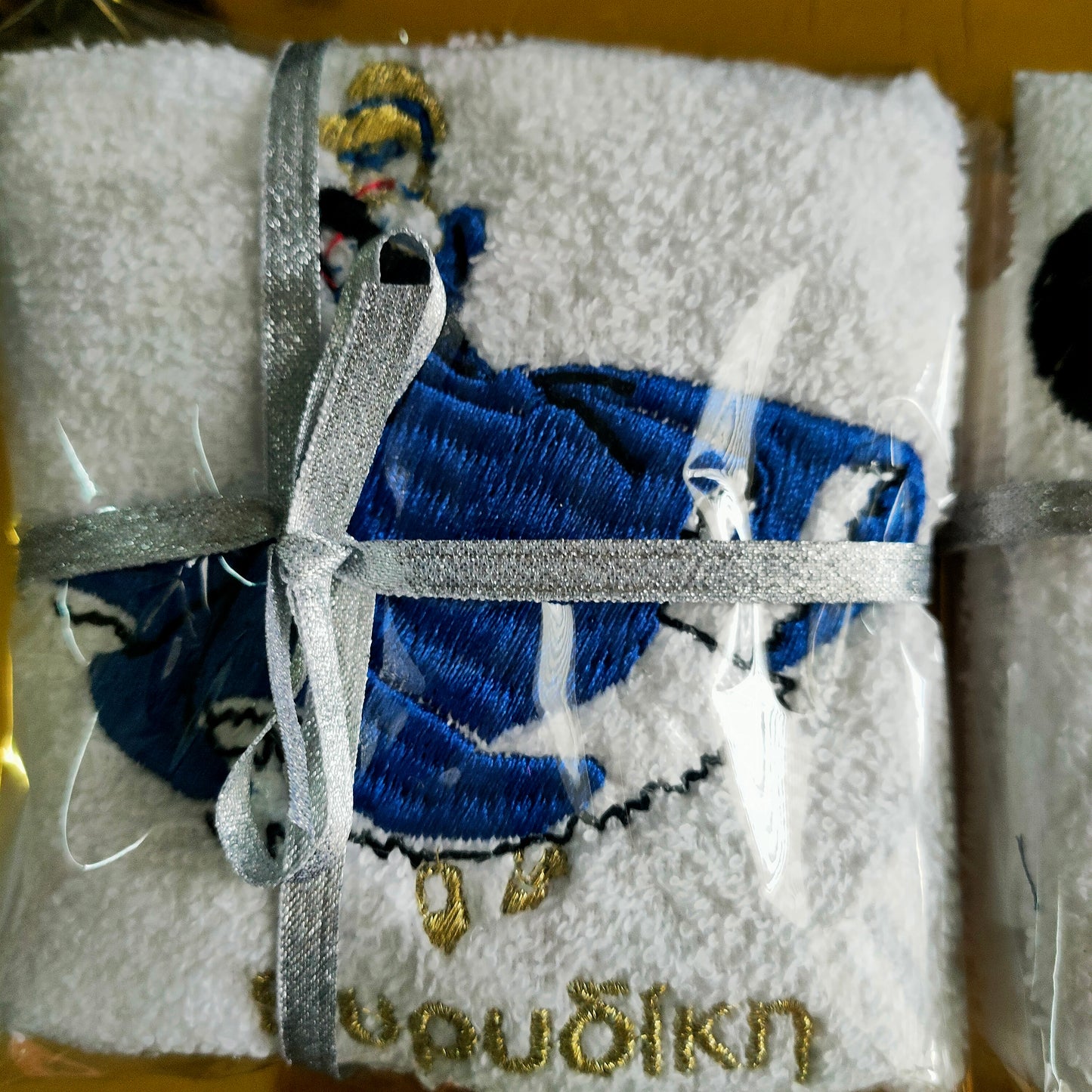 Hand Towels embroidery